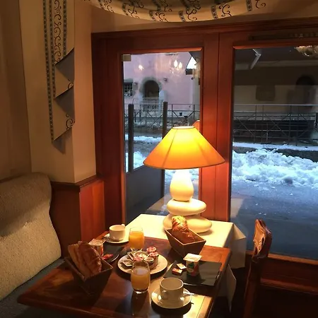 ホテル Du Lyonnais アヌシー
